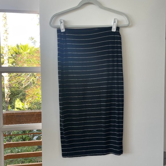 Old Navy Dresses & Skirts - Old Navy Knit Midi Pencil Skirt in‎ Black and White Stripes, Size Small